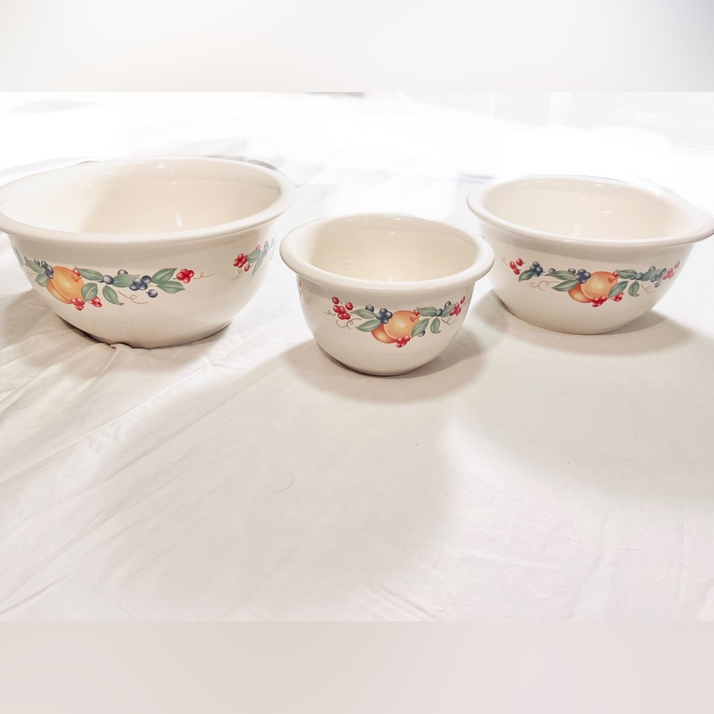 SOLD Full set of 3 stoneware vintage Corelle Coordinates fruit pattern bowls